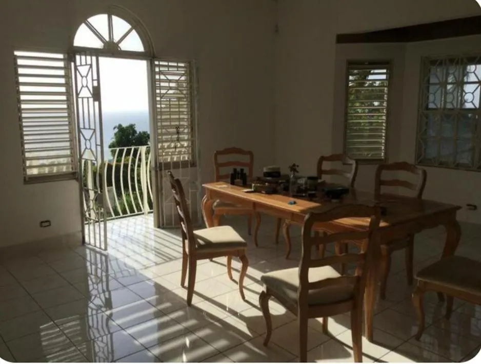 Montego Bay Guesthouse ホームステイ モンテゴ・ベイ