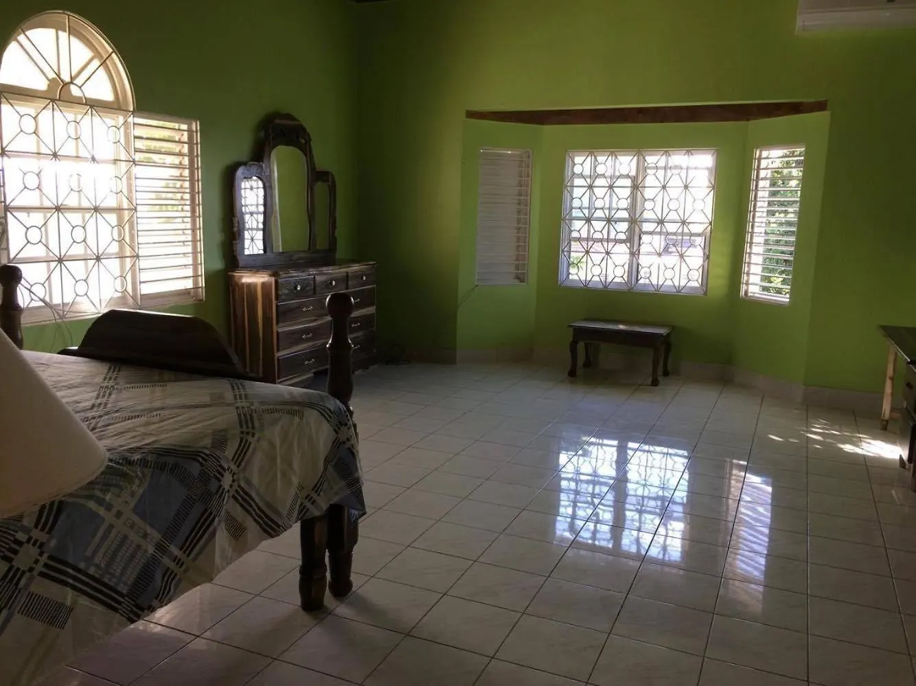ホームステイ Montego Bay Guesthouse